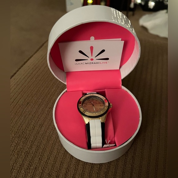 COPY - COPY - Isaac Mizrahi watch brand new needs battery - Picture 2 of 3